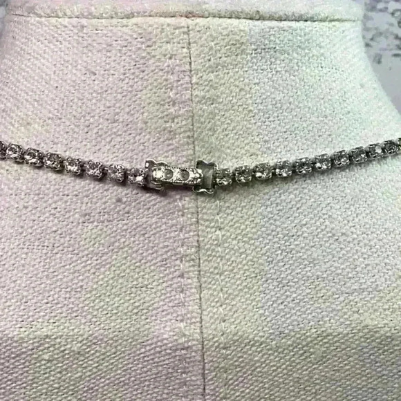 Glass Rhinestone Necklace in Silver Vintage - Picture 3 of 3